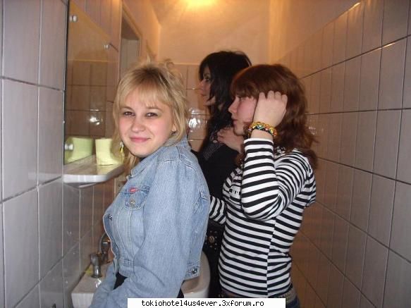 deea :d - )))) ma iubeste :>:>:>>:>:>:>: inn buda la - Pics with us