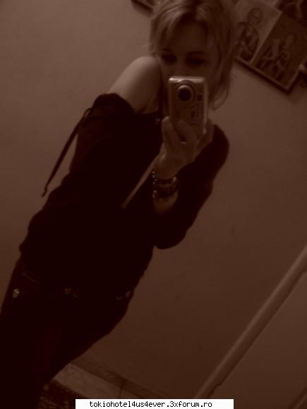 deea :d - Buna ...ma numesc deea ...sunt din iasi am 16 ani - Pics with us