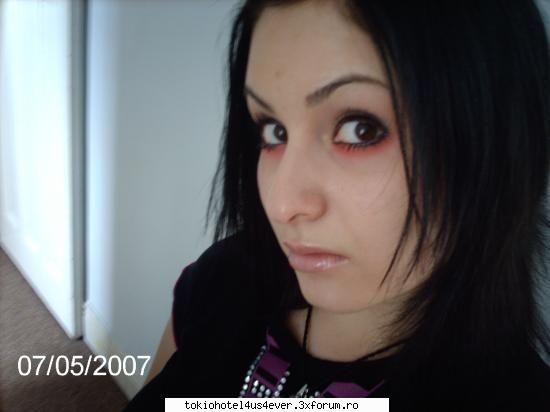 poi..ma numesc adina am aproape 16 ani,invatz la liceul de arte belfairs high school media in anglia